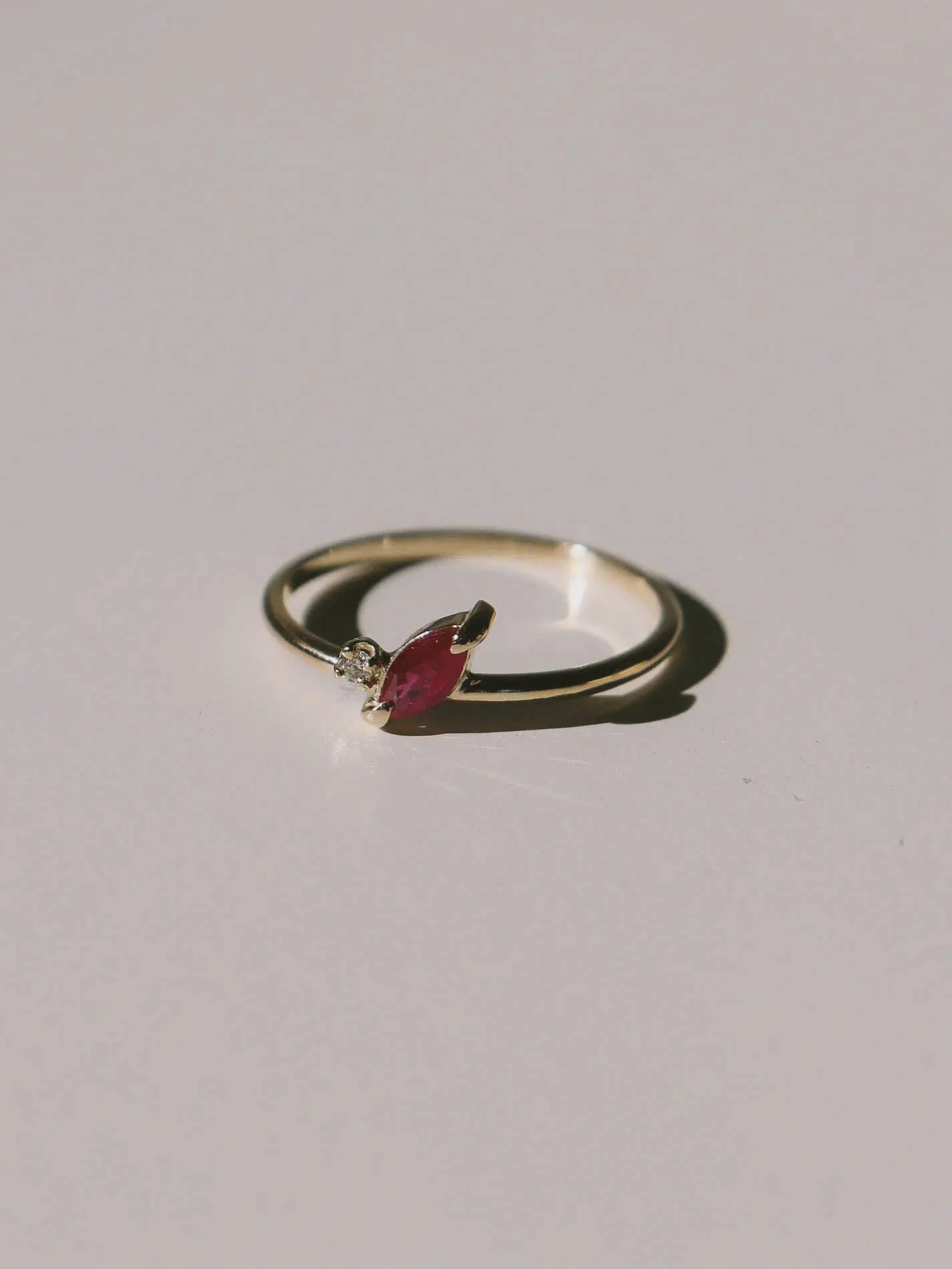 Petal ring. Ping ruby marquise - studiocosette.com