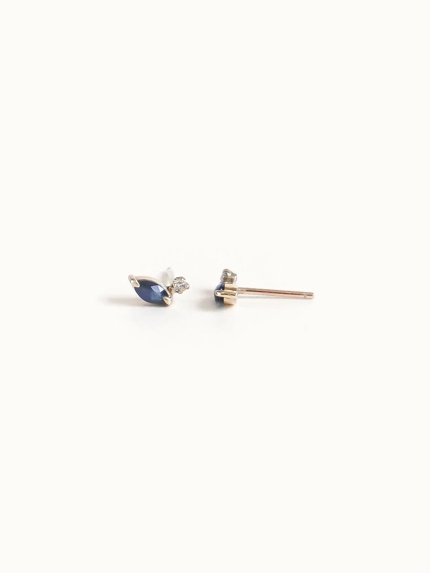 Petal. Sapphire diamond earrings
