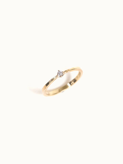 Claire - Baby Diamond Ring