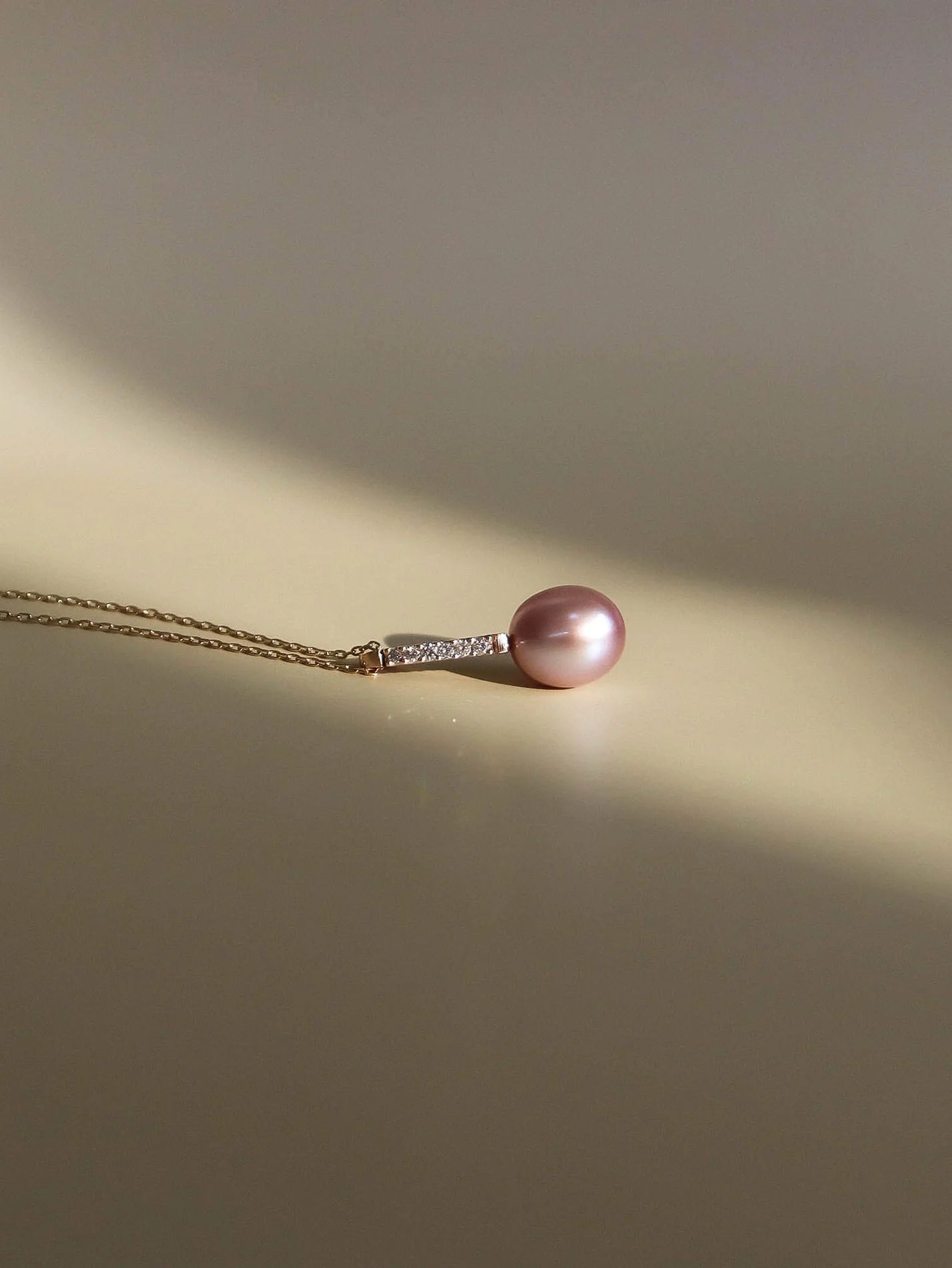 Pavé Diamonds Pearl Necklace