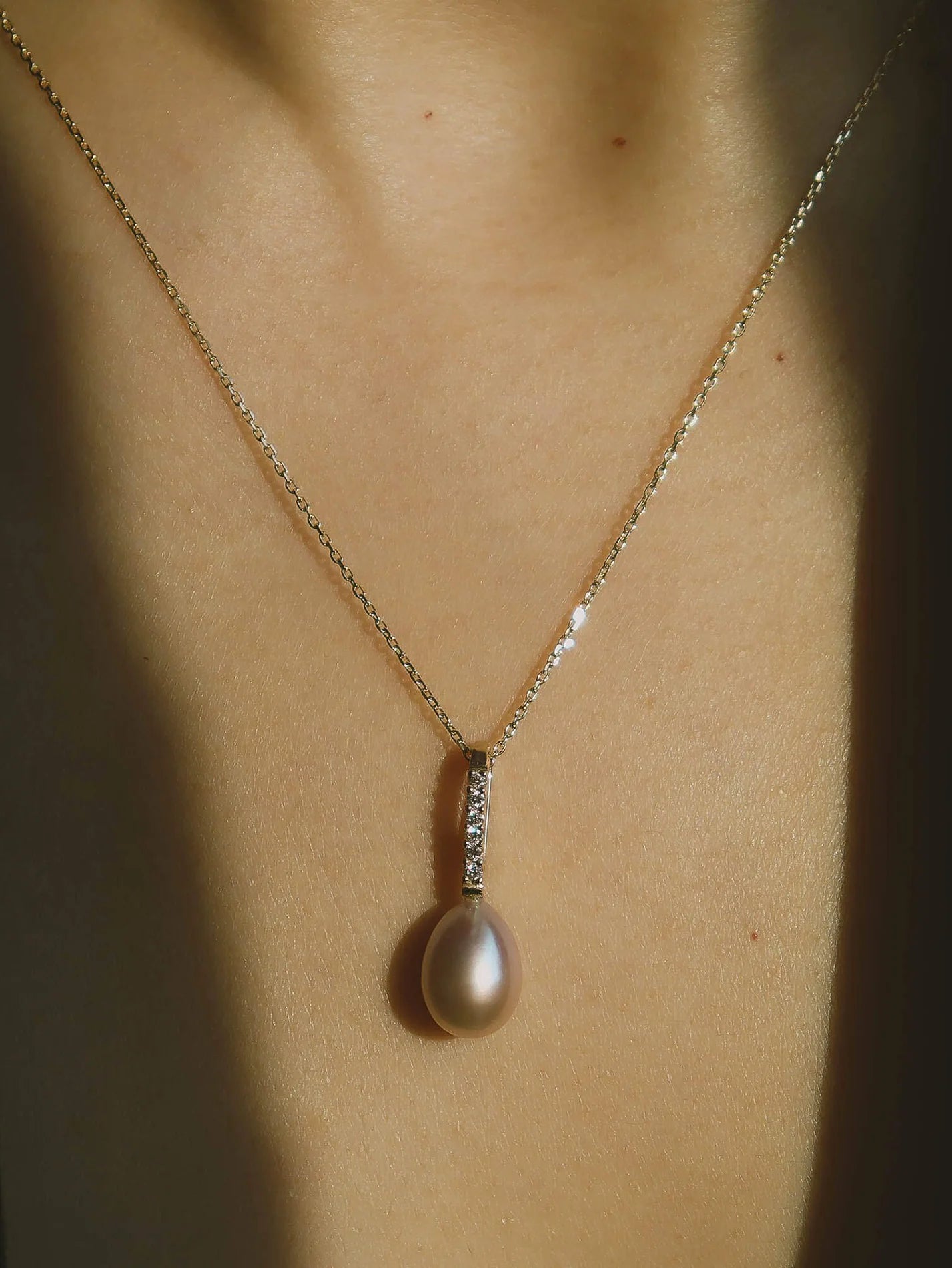 Pavé Diamonds Pearl Necklace
