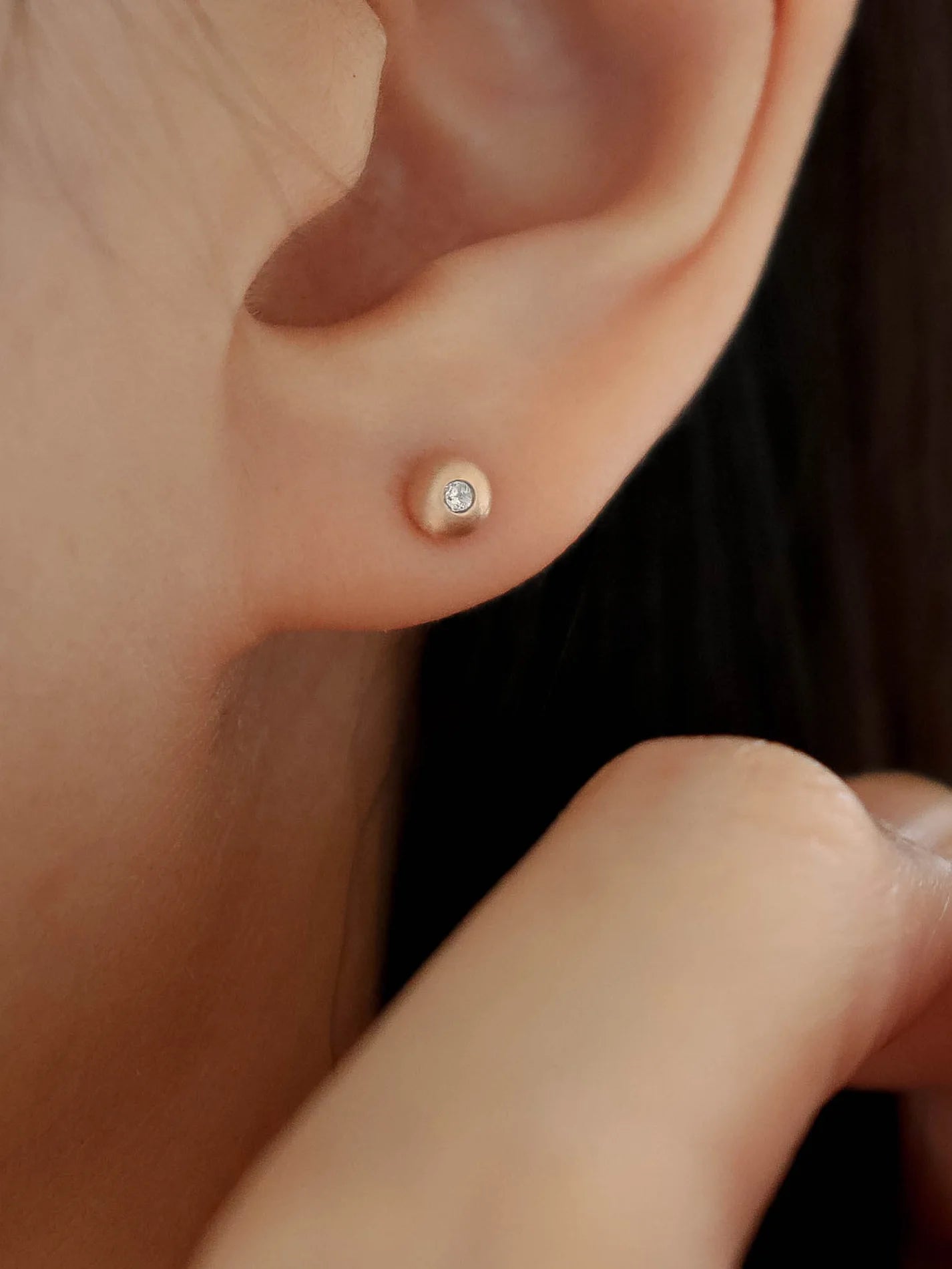 Pebble studs. White diamond