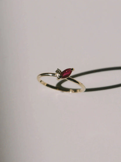 Petal ring. Ping ruby marquise - studiocosette.com
