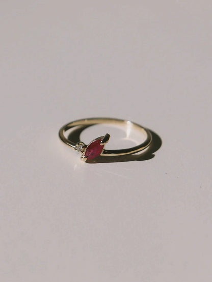 Petal ring. Ping ruby marquise - studiocosette.com