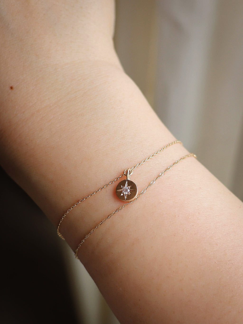 Pole star bracelet with diamond