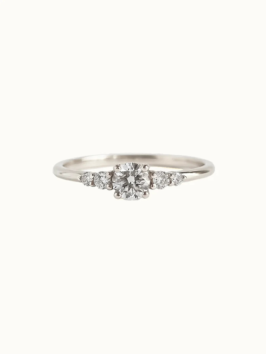 Sonnet. Five-stone diamond ring