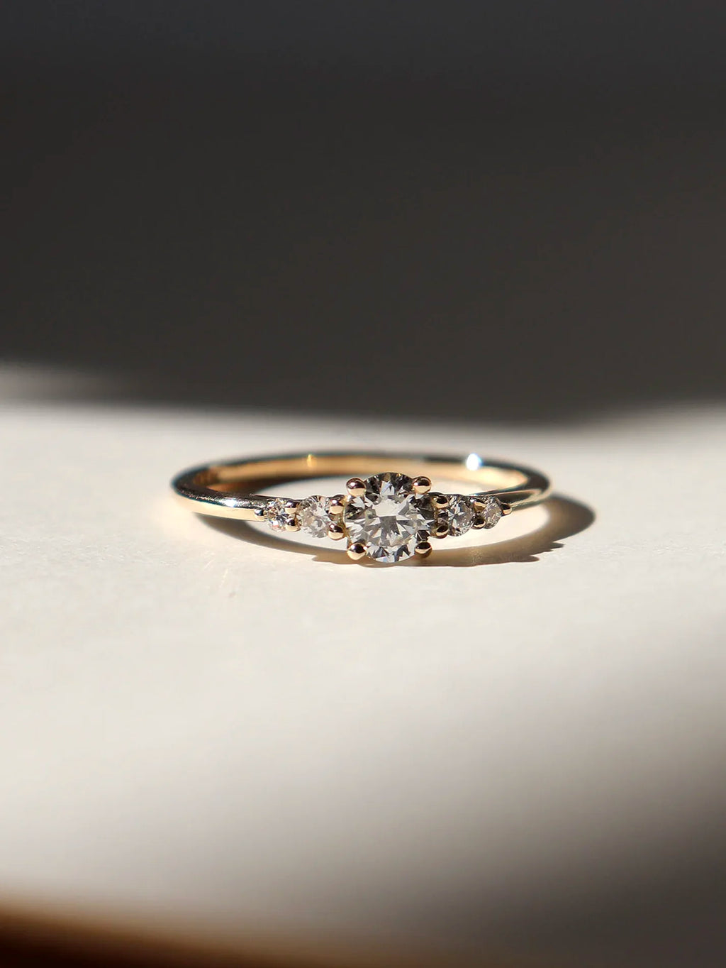 Sonnet. Five-stone diamond ring
