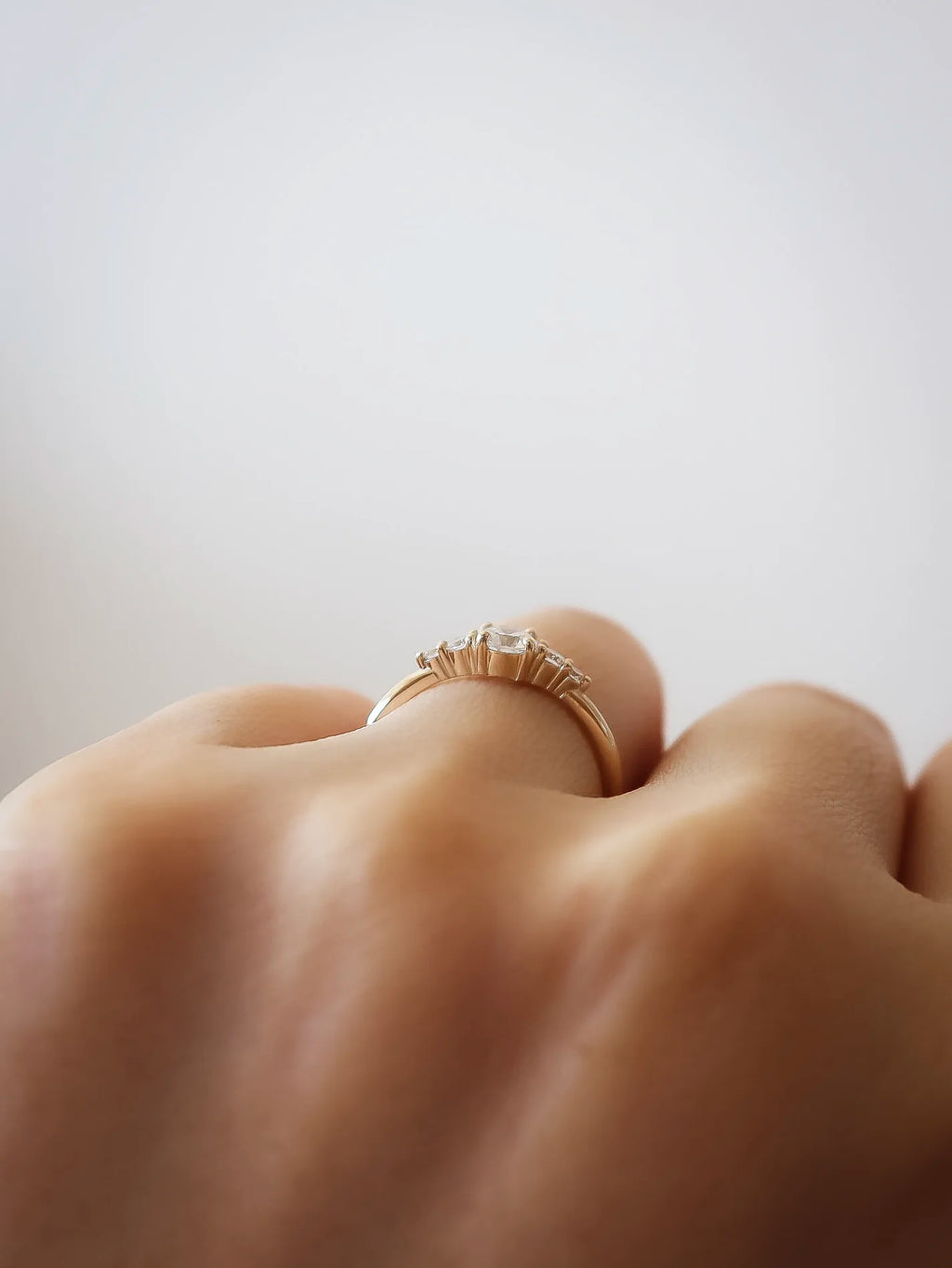 Sonnet. Five-stone diamond ring