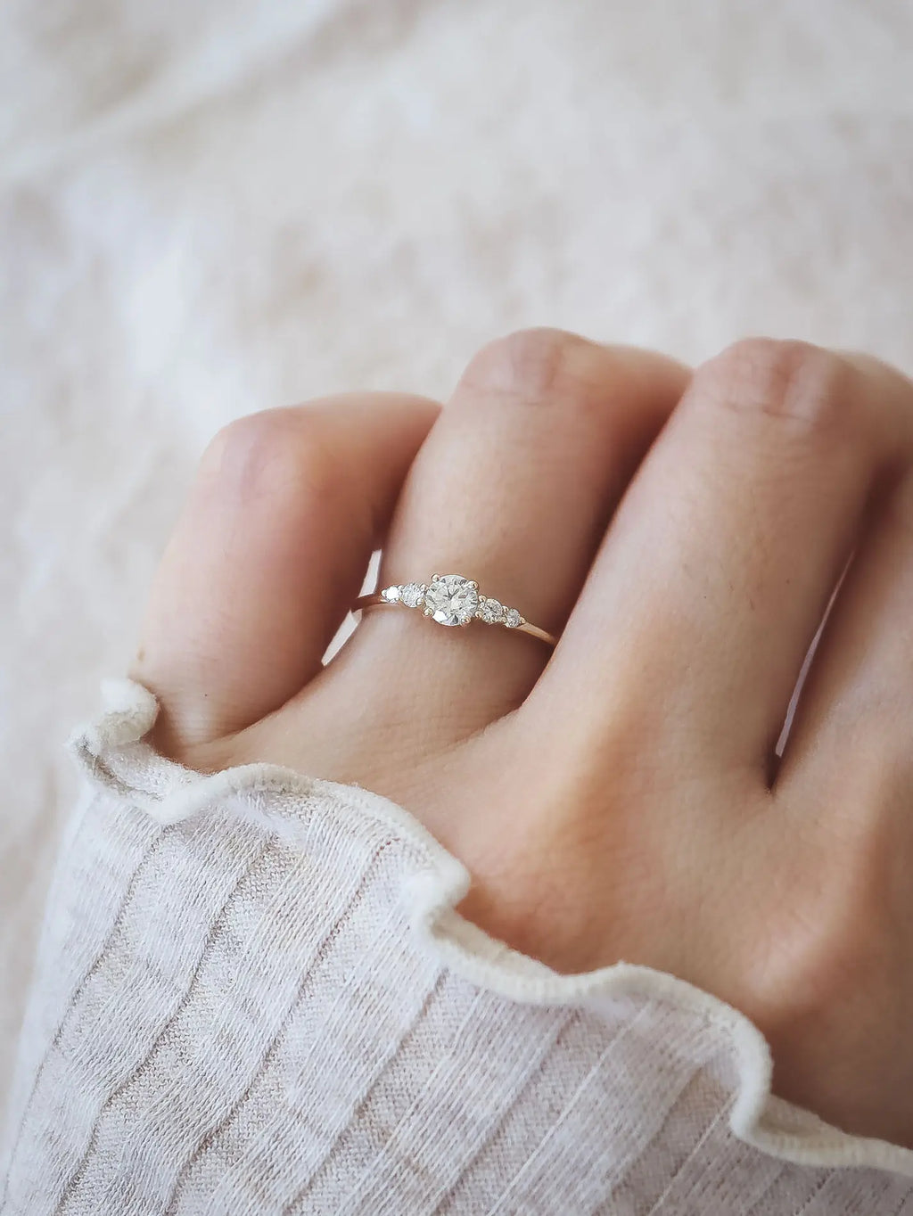 Sonnet. Five-stone diamond ring