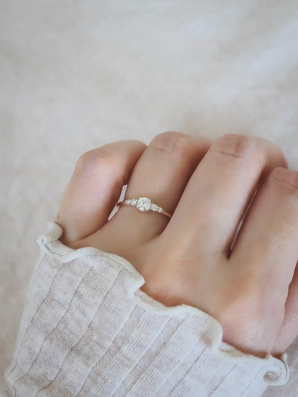 Sonnet. Five-stone diamond ring
