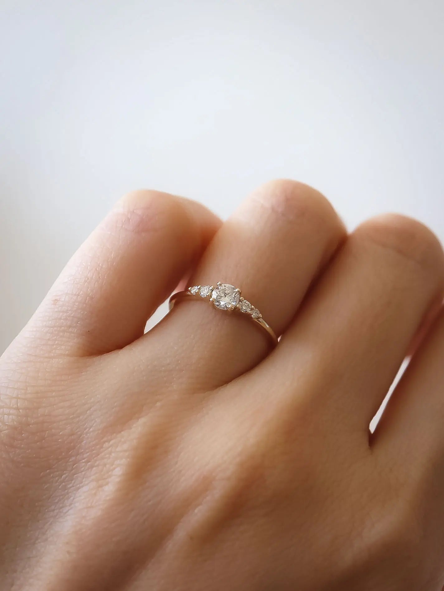 Sonnet. Five-stone diamond ring