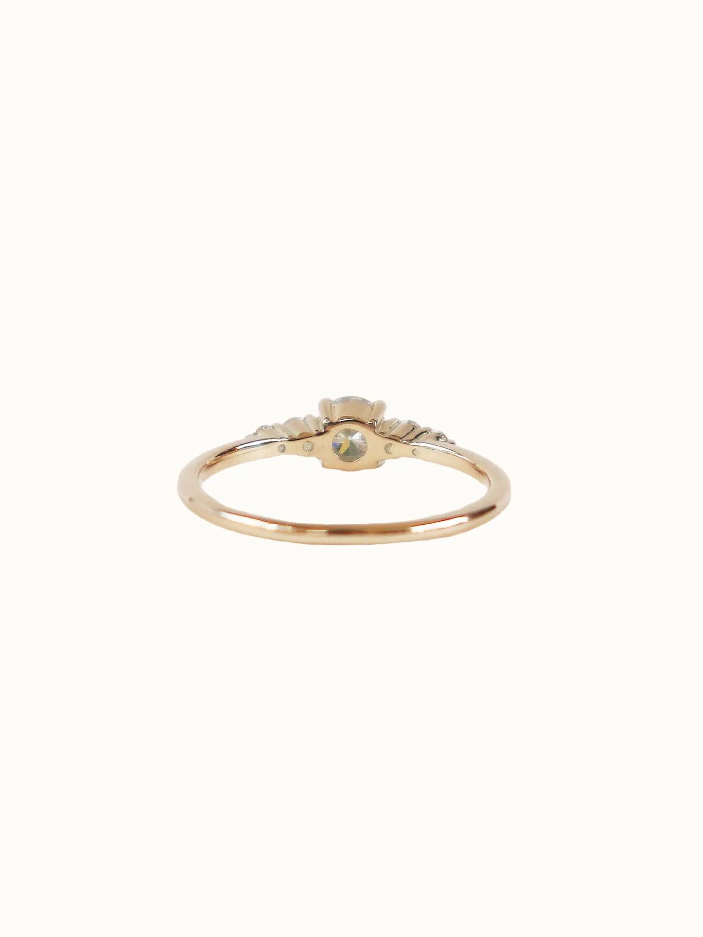 Sonnet. Five-stone diamond ring