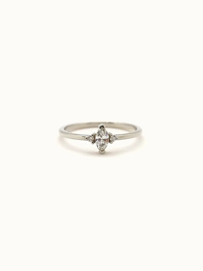 Florence. Three-stone marquise diamond ring