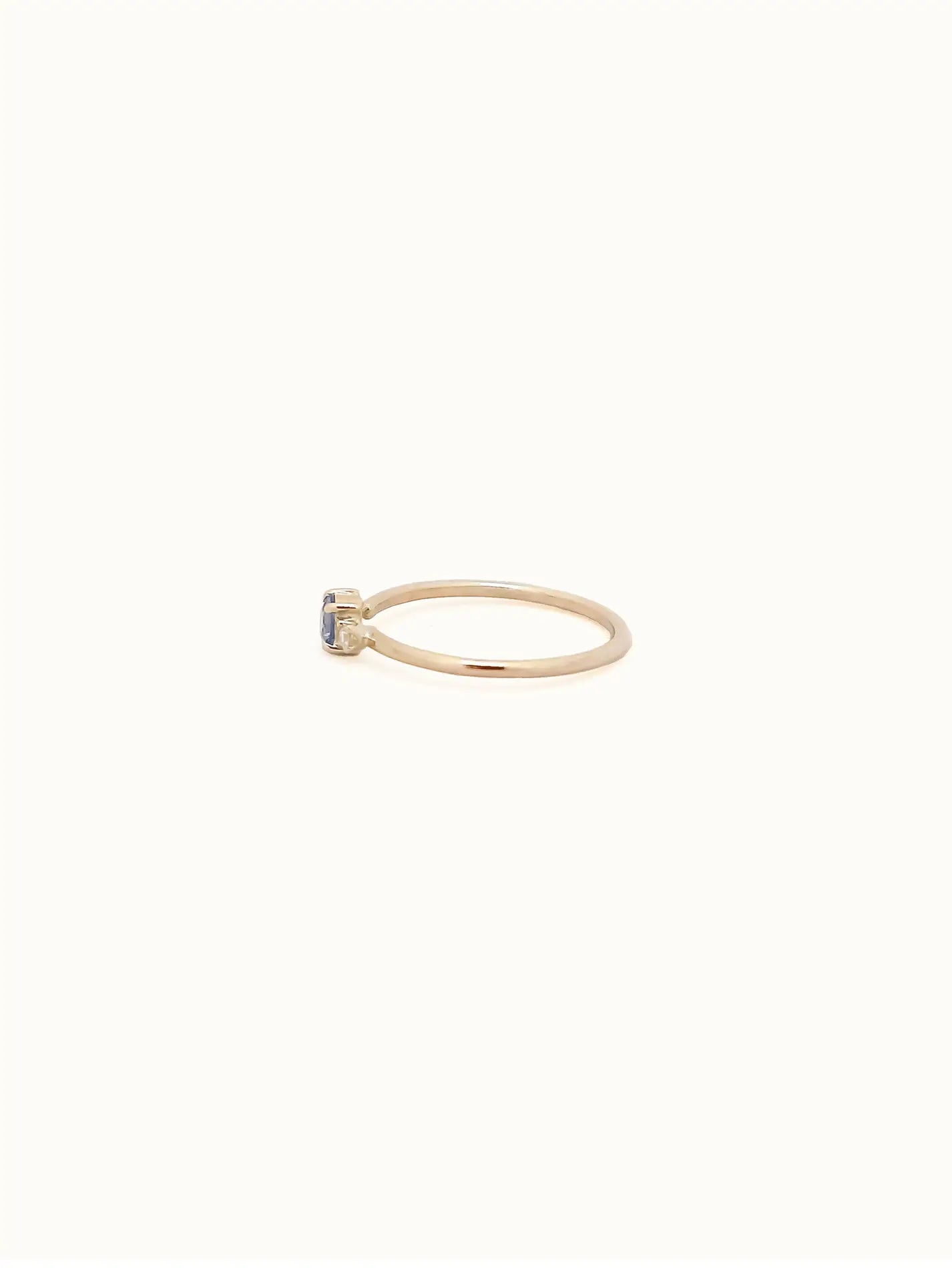 Winter - Icy blue sapphire ring