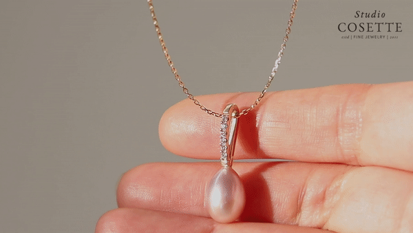 Pavé Diamonds Pearl Necklace