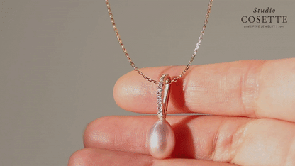 Pavé Diamonds Pearl Necklace
